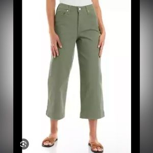 Crown & Ivy green wide leg cropped jeans